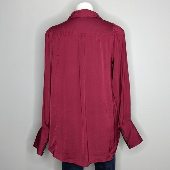 ✨3/$15 Free People red satin button up blouse S - Picture 5 of 9